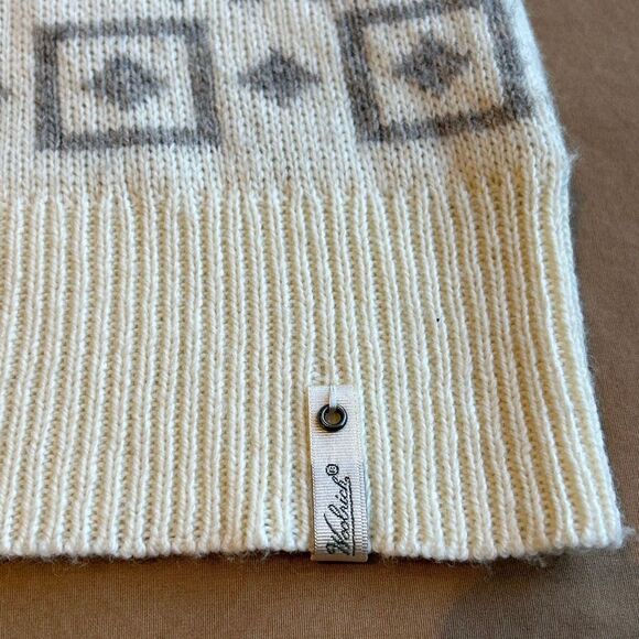 Woolrich Woman’s Medium Snowdrop Crewneck Sweater cream Grey Snowflakes - Picture 4 of 7